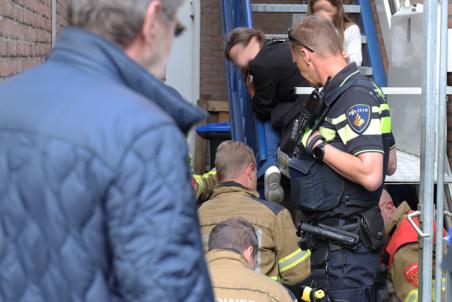 Meisje zit met been klem tussen traplift aan de Stationsstraat Waalwijk