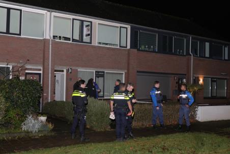 Politie doet inval in woning aan de Schumannstraat Waalwijk