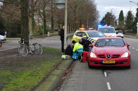 Fietser gewond na aanrijding aan de Groenewoudlaan Waalwijk