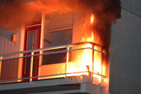 Felle brand op balkon aan de Heulstraat Waalwijk