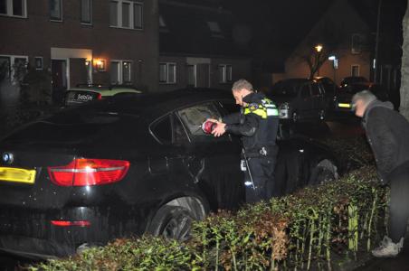 BMW brandt uit van binnen aan de Burgemeester Teijssenlaan Waalwijk