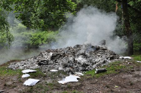 Stapels schoolschriften in brand aan het Hoefsvenlaan Waalwijk