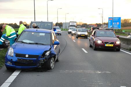 Flinke file na aanrijding op de A59 (Maasroute) Waalwijk