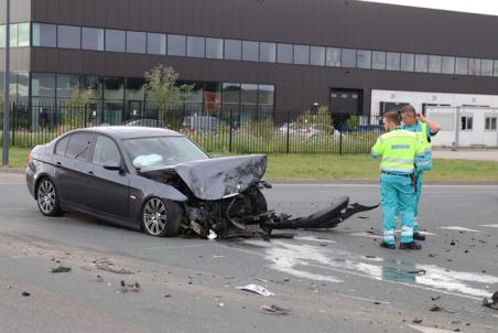 Flinke aanrijding op kruising aan de Kloosterheulweg Waalwijk