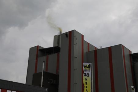 Brand in diervoederfabriek in Waalwijk