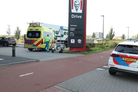 Scooterrijder raakt gewond bij botsing met auto aan de Prof. Asserweg Waalwijk