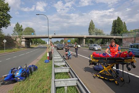 Zwaargewonde motorrijder na ernstig ongeval op Altenaweg Waalwijk
