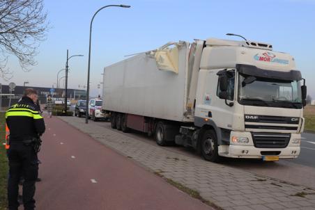 Weer rijdt er een vrachtwagenchauffeur zijn dak kapot bij berucht viaduct aan de Hertog Janstraat Waalwijk