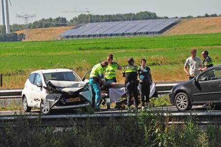 File op de A59 door ongeval bij Waalwijk