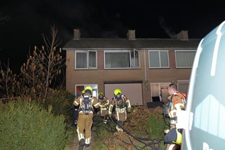 Keukenbrand in Waalwijkse woning: Bewoners ademen rook in
