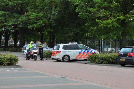 UPDATE: Man rijdt voetganger aan en gaat er vandoor, later aangehouden met drugs op zak