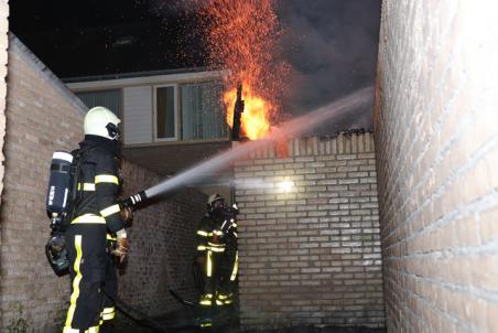 Schuur in brand aan de Sweelinckstraat Waalwijk