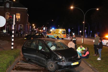 Personen gewond na ongeval op kruising aan de Stationsstraat Waalwijk