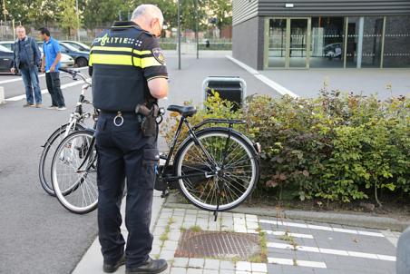 Kind bekneld tussen spaken van fiets aan de Olympiaweg Waalwijk