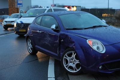 Veel schade bij aanrijding op het Timturplein in Waalwijk
