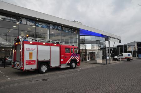 Automatisch brandalarm bij BMW garage aan de Van Andelstraat Waalwijk