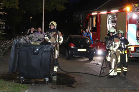 Brandweer rukt uit voor containerbrandje aan de Verdistraat Waalwijk