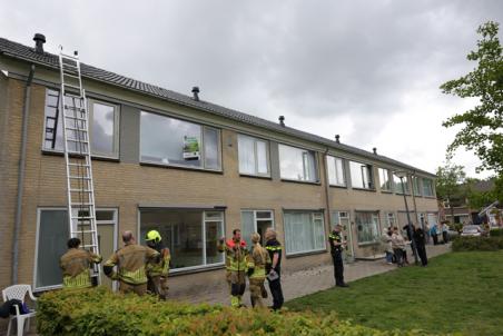Brandweer rukt uit voor 'dakbrand' Wijnruitstraat: Rooktest riool blijkt oorzaak