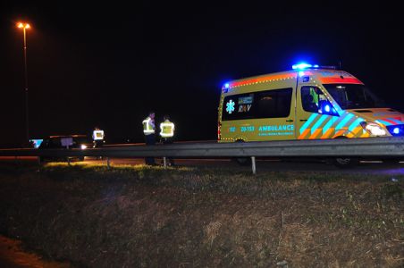 Kind afgevoerd met ambulance op de A59 (Maasroute) Waalwijk