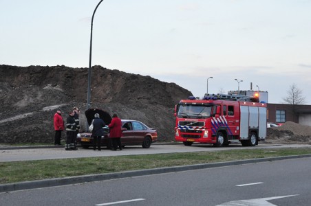 Autobrand bleek om oververhitte motor te gaan aan de Noorder Allee Waalwijk