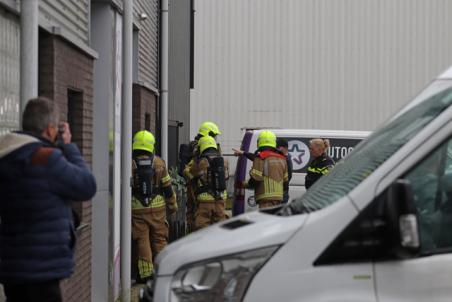 Brandweer rukt met spoed uit voor brandmelding bij bedrijf aan de Spuiweg Waalwijk