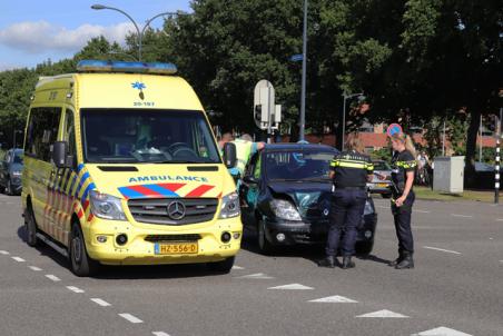 Aanrijding op kruising aan de Noorder Parallelweg Waalwijk