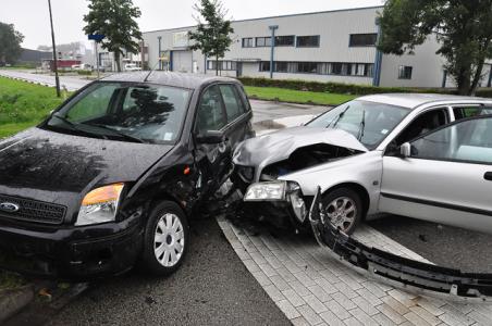 Ongeval op kruising Industrieweg Waalwijk