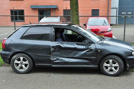 Aanrijding op kruising aan de Duikerweg Waalwijk