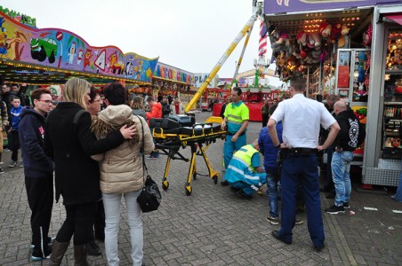 Omstander reanimeert man op kermisterrein op het Unnaplein Waalwijk