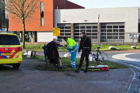 Wielrenner gaat hard onderuit aan de Zinkerweg Waalwijk