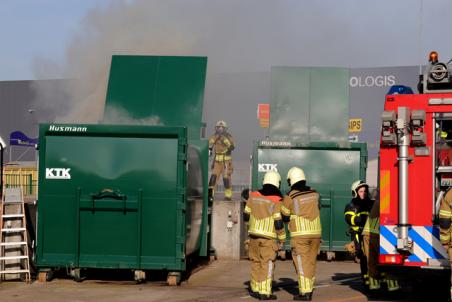 Container in brand aan de Weteringweg Waalwijk