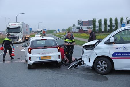 Gewonde bij botsing op Biesbosweg: Ochtendspits ontregeld door voorrangsfout