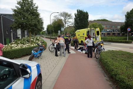 Scooterrijder gewond na botsing tegen paal op kruising Grotestraat in Waalwijk
