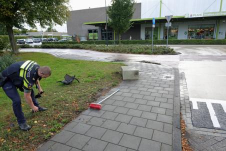 Bestuurder rijdt stroomkast omver en gaat ervandoor in Waalwijk