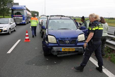 Kettingbotsing in spitsfile op A59 zorgt voor flinke vertraging richting Drunen