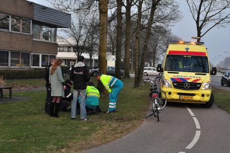 Fietser botst op andere fietser aan de Altenaweg Waalwijk