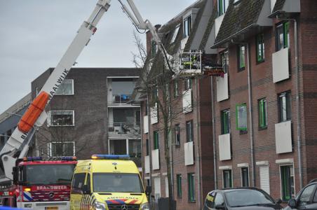 Hoogwerker van de brandweer ingezet in Waalwijk