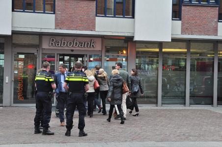 Rabobank ontruimd na brandmelding aan de Grotestraat Waalwijk