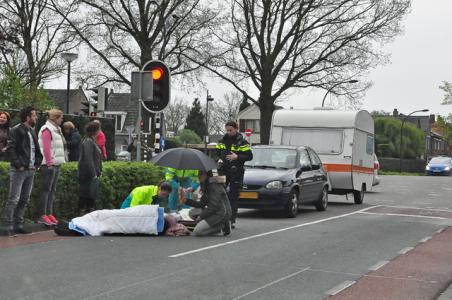 Fietser raakt gewond bij aanrijding met auto in Putstraat Waalwijk