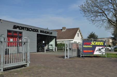 Sportschool Waalwijk maand dicht vanwege schuilplaats vuurwapengevaarlijke crimineel