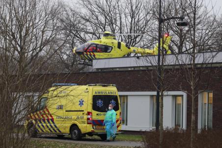 Traumahelikopter landt voor medisch incident aan de Coubertinlaan Waalwijk