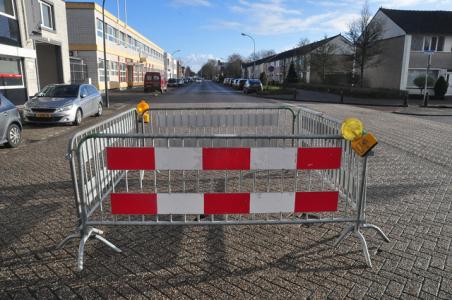 Beginnende sinkhole aan de Grotestraat Waalwijk