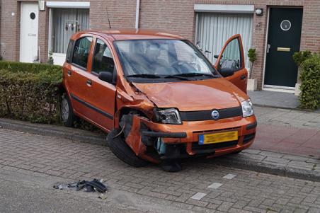 Flinke aanrijding aan de Burgemeester Teijssenlaan Waalwijk