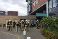 Brand op balkon bij Antoniushof in Waalwijk zorgt voor veel rook: meerdere mensen naar ziekenhuis