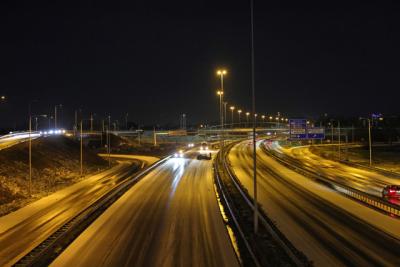 A59 Waalwijk richting Den Bosch afgesloten na ongevallen door extreme gladheid