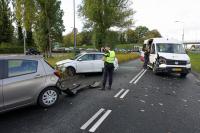 Aanrijding met drie voertuigen op de Taxandriaweg in Waalwijk