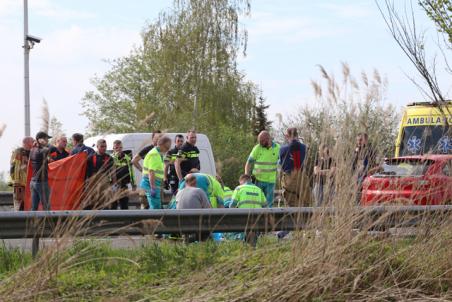 Traumahelikopter landt op de Midden-Brabantweg Waalwijk