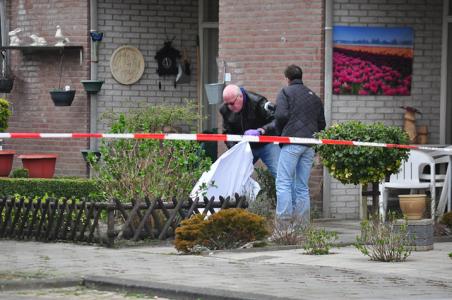 Dode man gevonden in voortuin van woning aan Dr. Kuyperlaan Waalwijk