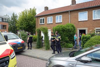 Grote inzet van hulpdiensten bij medische noodsituatie in Alberdingk Thijmstraat