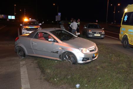 Bestuurster raakt macht over het stuur kwijt in bocht op de Midden-Brabantweg Waalwijk